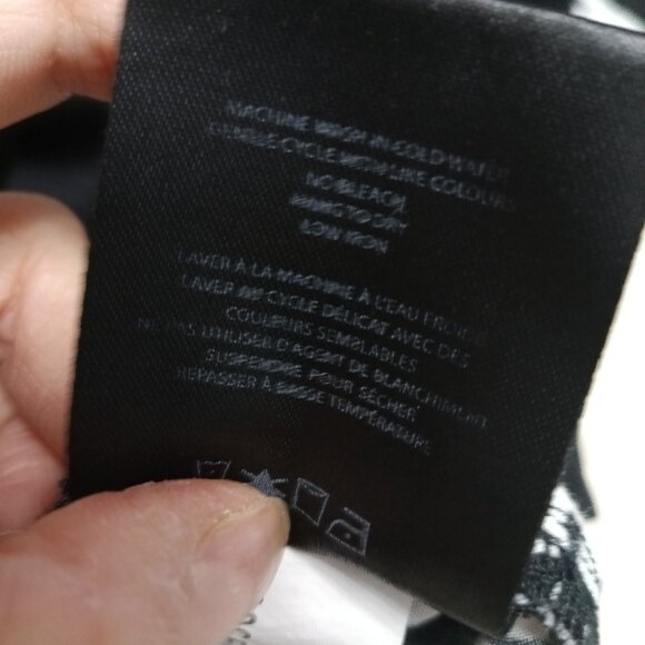 Playboy Man's Black and White Logo Button up Shirt Size XL - Picture 8 of 9